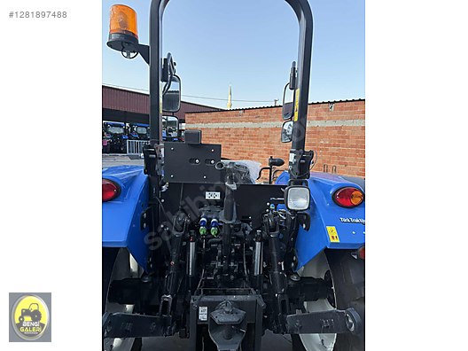 Machinery / Agricultural Machines / Tractors / New Holland / T3.70S