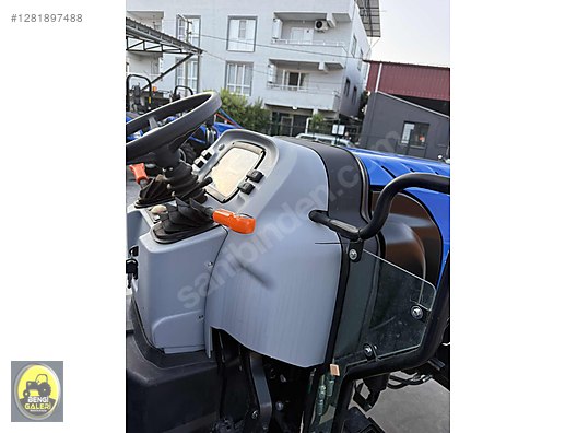 Machinery / Agricultural Machines / Tractors / New Holland / T3.70S