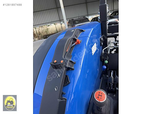 Machinery / Agricultural Machines / Tractors / New Holland / T3.70S