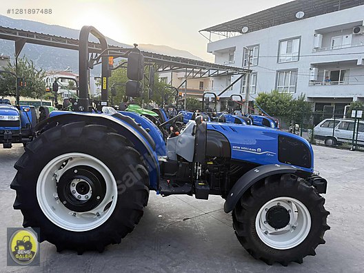 Machinery / Agricultural Machines / Tractors / New Holland / T3.70S