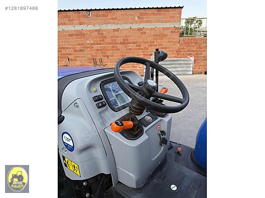 Machinery / Agricultural Machines / Tractors / New Holland / T3.70S