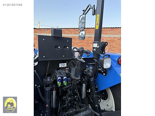 Machinery / Agricultural Machines / Tractors / New Holland / T3.70S