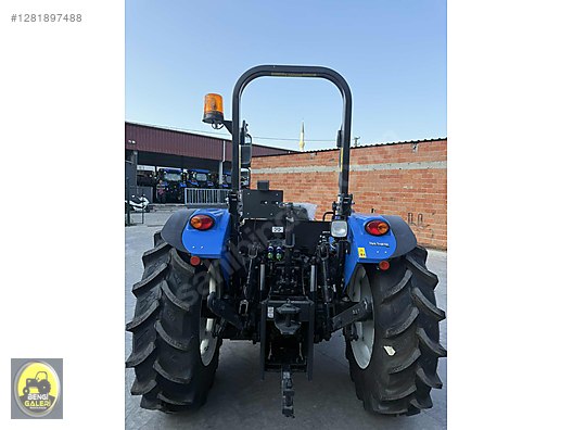 Machinery / Agricultural Machines / Tractors / New Holland / T3.70S