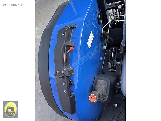 Machinery / Agricultural Machines / Tractors / New Holland / T3.70S