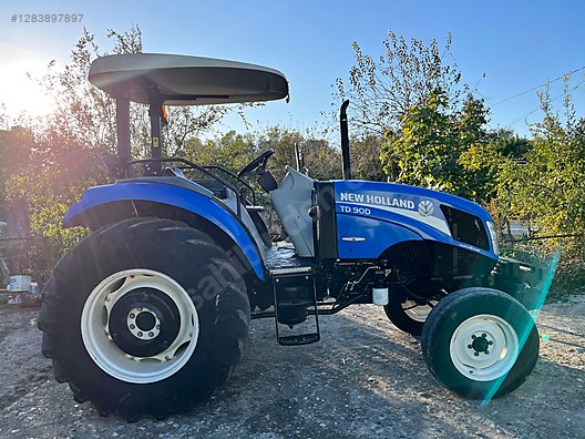Machinery / Agricultural Machines / Tractors / New Holland / TD90D