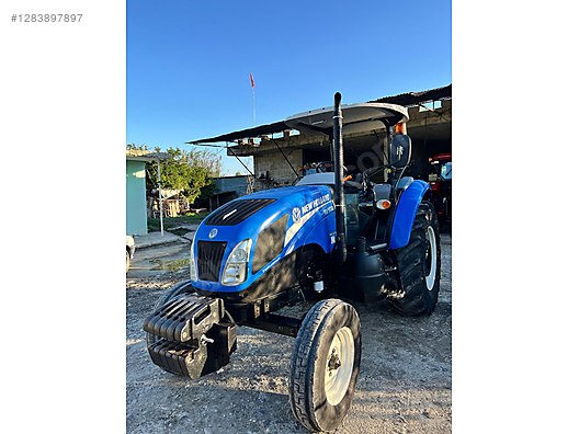 Machinery / Agricultural Machines / Tractors / New Holland / TD90D