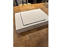 Kapalı kutu 13 inch Macbook Air M4 Gece Yarısı