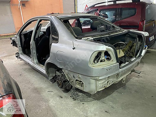 Volvo s40 sol arka çamurluk
