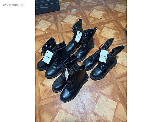 Used & Brand New Items / Clothing & Accessories / Women / Shoes / Classic Heels