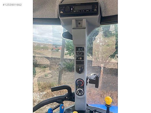 Machinery / Agricultural Machines / Tractors / New Holland / TR5.115