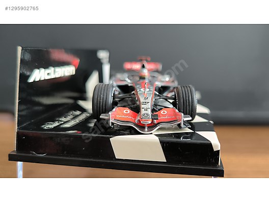 Minichamps Diecast Model 1:43 McLaren Araba - 1295902765