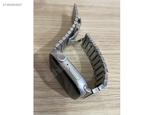 Apple Watch Series 9 - Paslanmaz Çelik Gümüş Kasa 45 mm Gümüş Kordon