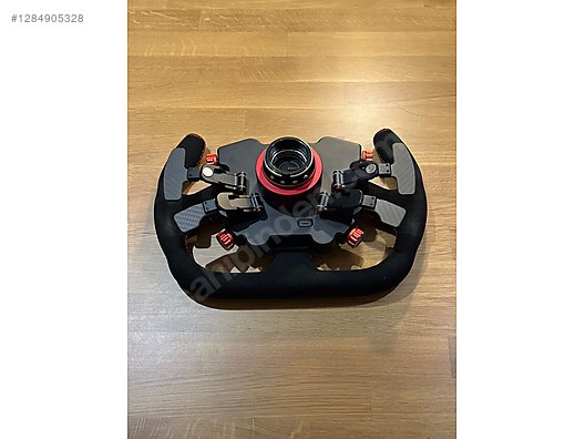 Used & Brand New Items / Gaming & Gamers Exclusive / Gaming Equipment / PC Game Racing Wheels