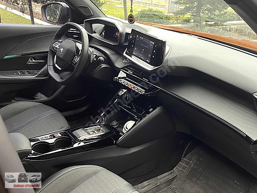Vasıta / Arazi, SUV & Pickup / Peugeot / 2008 / 1.2 PureTech / Allure