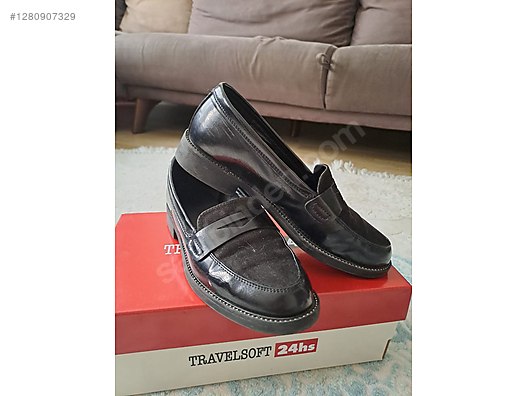 Used & Brand New Items / Clothing & Accessories / Women / Shoes / Flat-Heeled