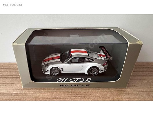 Minichamps Diecast Model 1:43 Porsche Araba - 1311907353