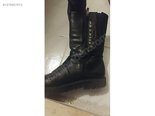 Used & Brand New Items / Clothing & Accessories / Women / Shoes / Boots