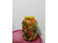 El yapımı karışık turşu