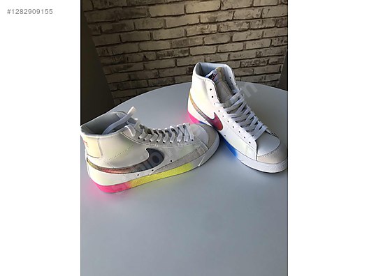 Used & Brand New Items / Clothing & Accessories / Men / Shoes / Sneakers & Sport