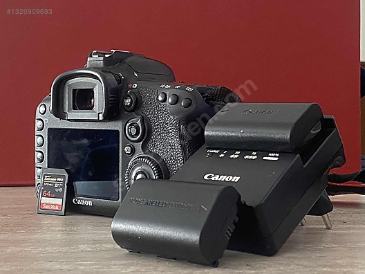 DSLR / Canon / EOS 7D Mark II / Canon EOS 7D Mark II + Canon EF