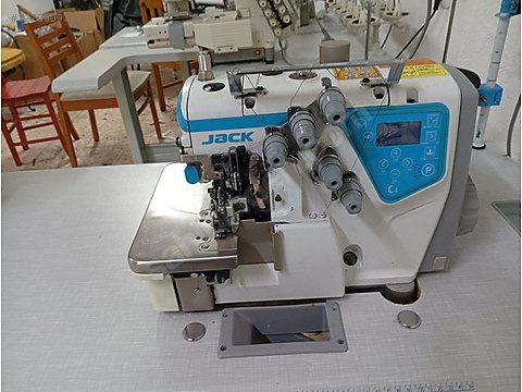 1279909732l6i.jpg