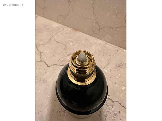 Used & Brand New Items / Beauty & Healthcare / Perfumes & Fragrances / Women