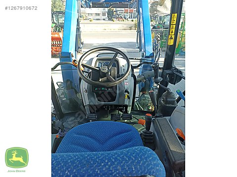 Machinery / Agricultural Machines / Tractors / New Holland / T4.75S