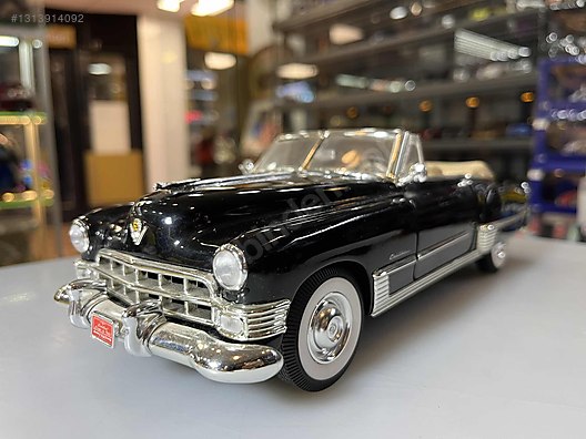 Road Signature Diecast Model 1:18 Cadillac Araba - 1313914092