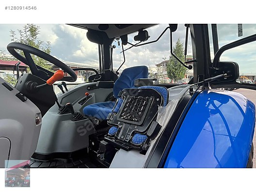 Machinery / Agricultural Machines / Tractors / New Holland / T4.70S