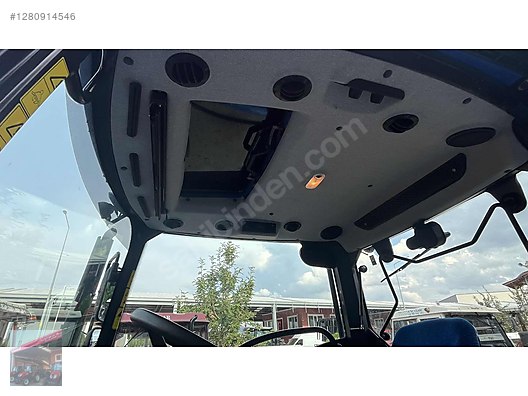 Machinery / Agricultural Machines / Tractors / New Holland / T4.70S