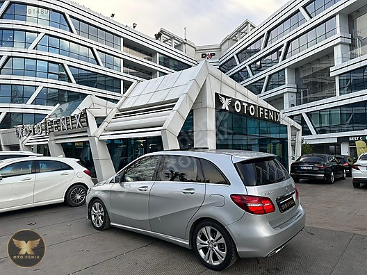 OTOFENİX 2016 MERCEDES B180 CDI URBAN HARMAN CARDON 255.000 KM