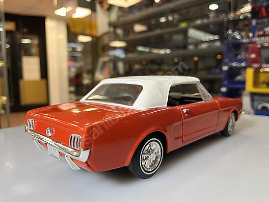 Revell Diecast Model 1:18 Ford Araba - 1313915269