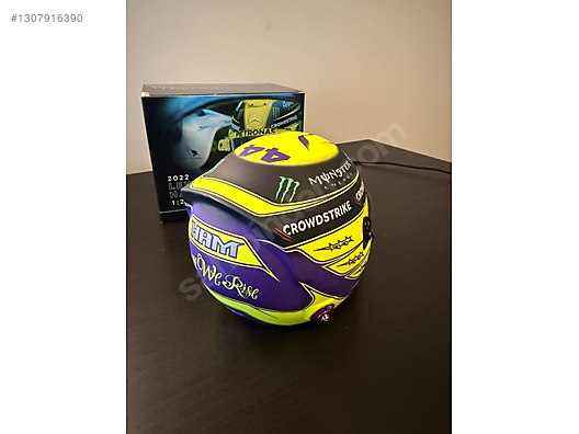 1/2 Bell 2022 Lewis Hamilton Mercedes Petronas Formula 1 Kask on