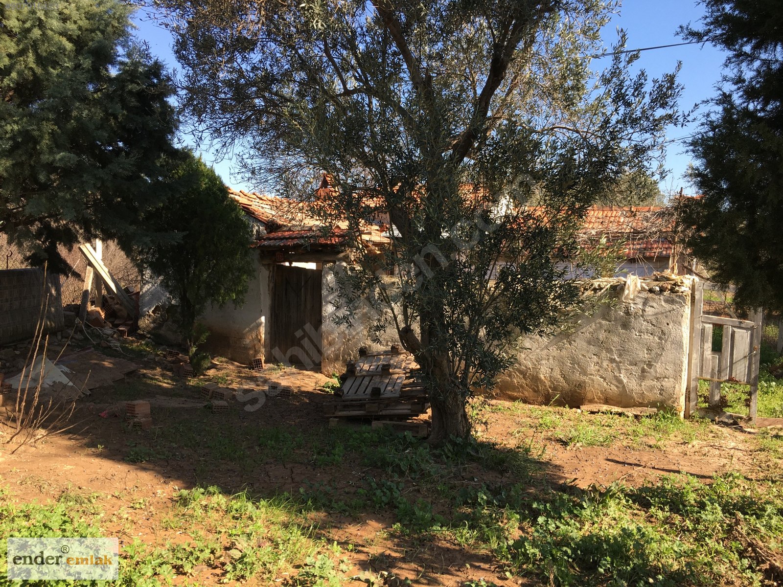 KAZIKBAĞLARINDA KÖY EVİ Satılık Müstakil Ev İlanları