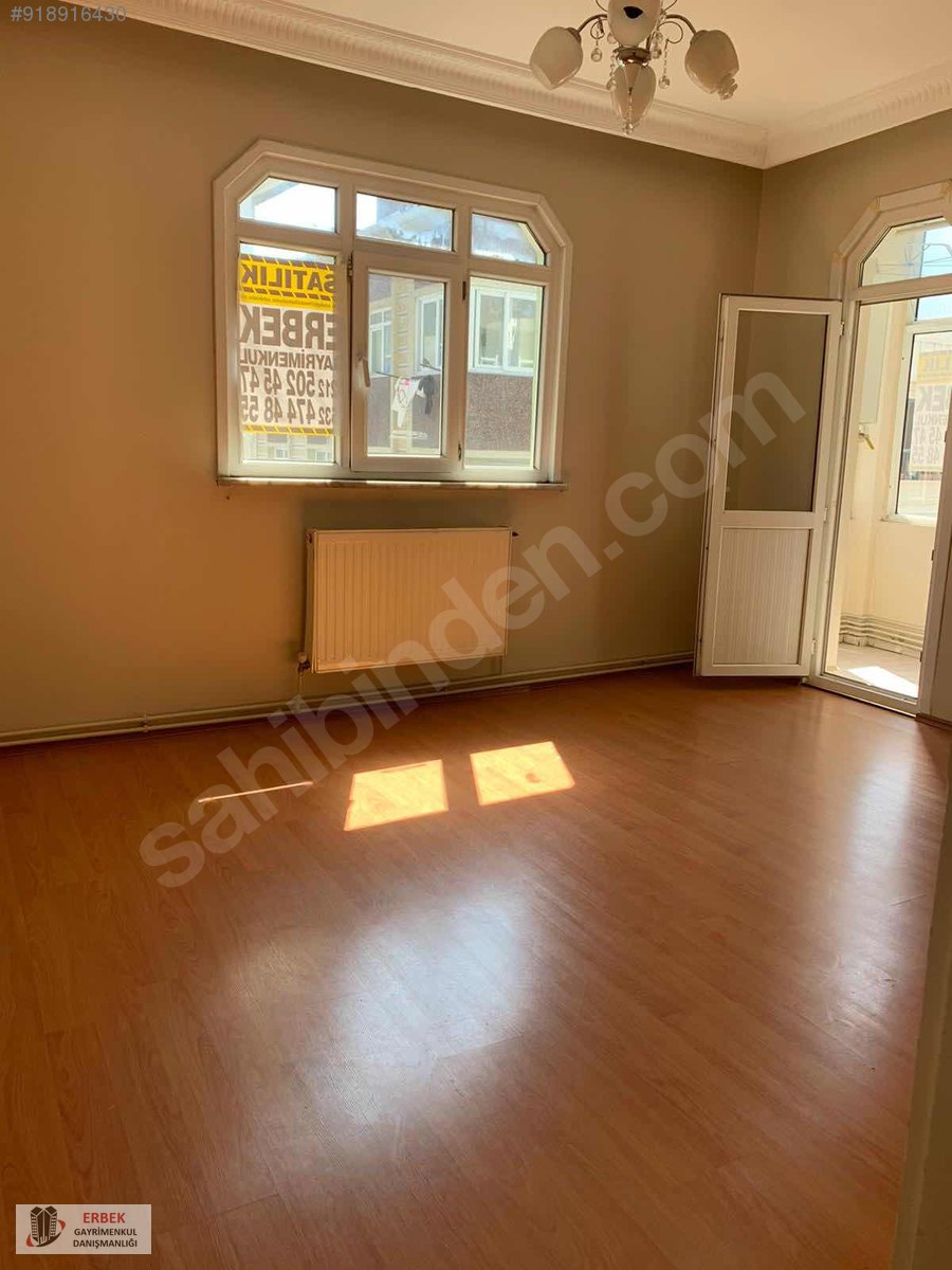 ERBEK EMLAKTAN ACİL SATILIK GÜNEY CEPHE2+1 KREDİLİ ARAKAT DAİRE