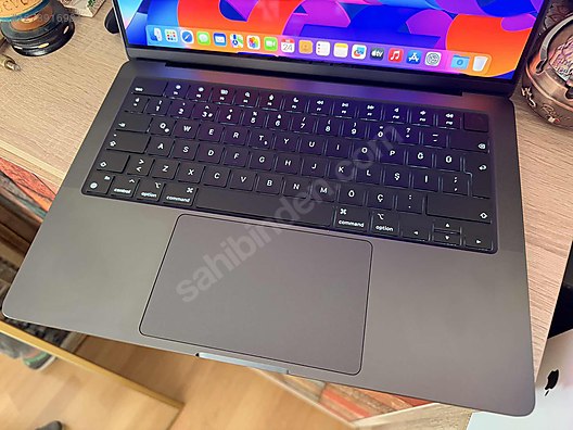 Used & Brand New Items / Computers / Laptops & Notebooks / Laptops / Apple Macbook