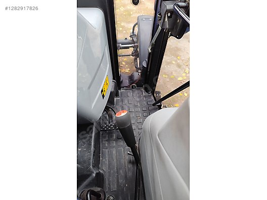 Machinery / Agricultural Machines / Tractors / New Holland / 75-56s