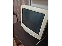 philips pc bilgisayar biraz eski rengi sari temiz