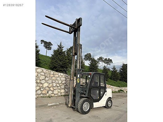 Machinery / Industrial / Carrying & Stacking Equipment / Forklifts / For Sale / YGS
