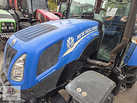 Machinery / Agricultural Machines / Tractors / New Holland / TT4.55