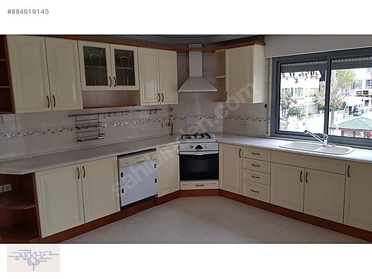 Emlak Ofisinden 3 1 180 M Kiralik Daire 4 250 Tl Ye Sahibinden Com Da 884919145