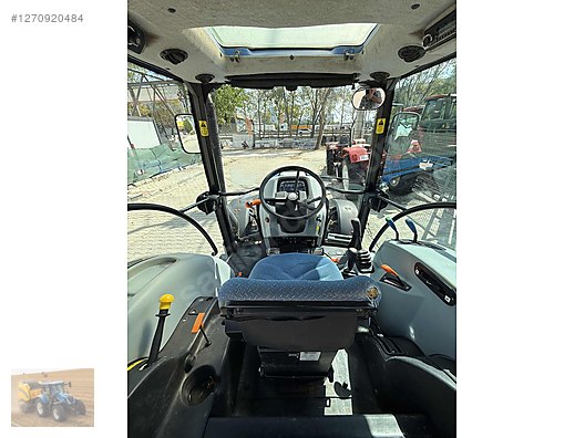 Machinery / Agricultural Machines / Tractors / New Holland / TT4.55