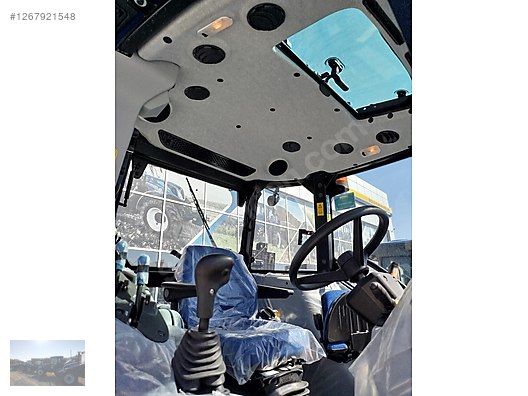 Machinery / Agricultural Machines / Tractors / New Holland / TR5.100