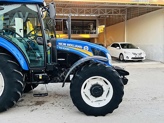 Machinery / Agricultural Machines / Tractors / New Holland / TD100D
