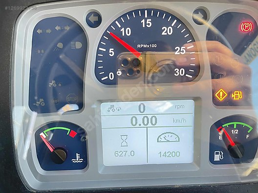 Machinery / Agricultural Machines / Tractors / New Holland / T4.70S