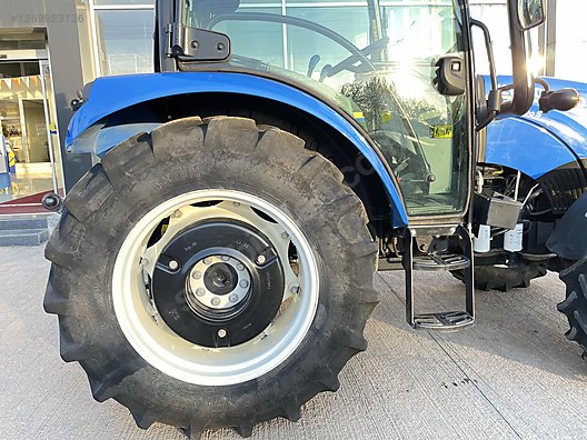 Machinery / Agricultural Machines / Tractors / New Holland / T4.70S