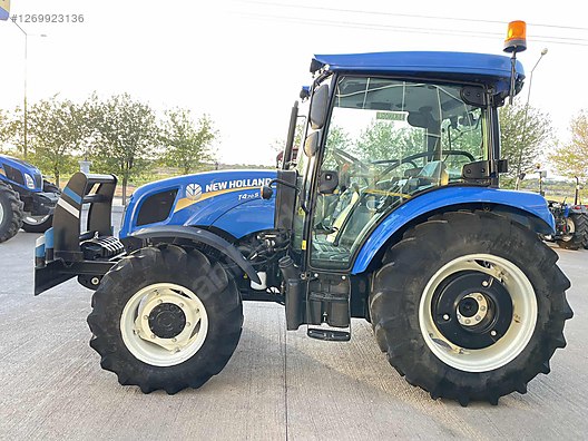 Machinery / Agricultural Machines / Tractors / New Holland / T4.70S