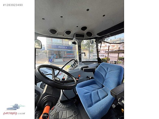 Machinery / Agricultural Machines / Tractors / New Holland / TD110D