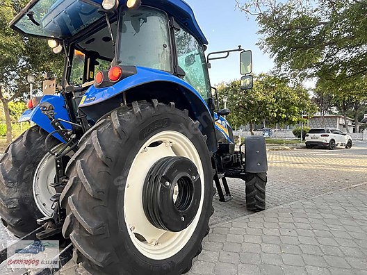 Machinery / Agricultural Machines / Tractors / New Holland / TD110D