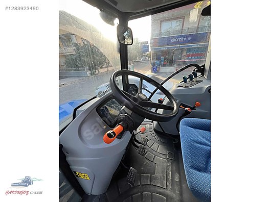 Machinery / Agricultural Machines / Tractors / New Holland / TD110D